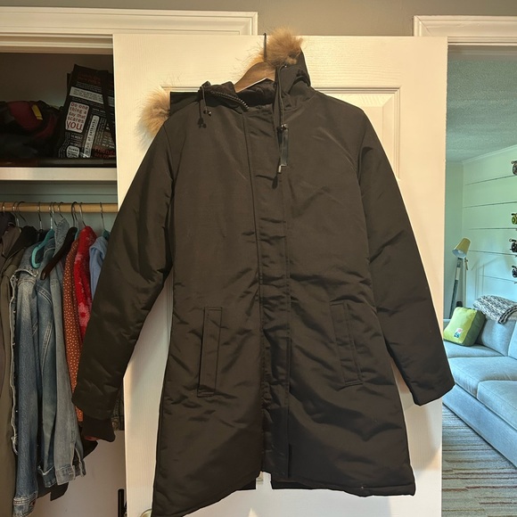 Canada Goose Black Puffer Jacket with Fur Trim - Picture 1 of 10